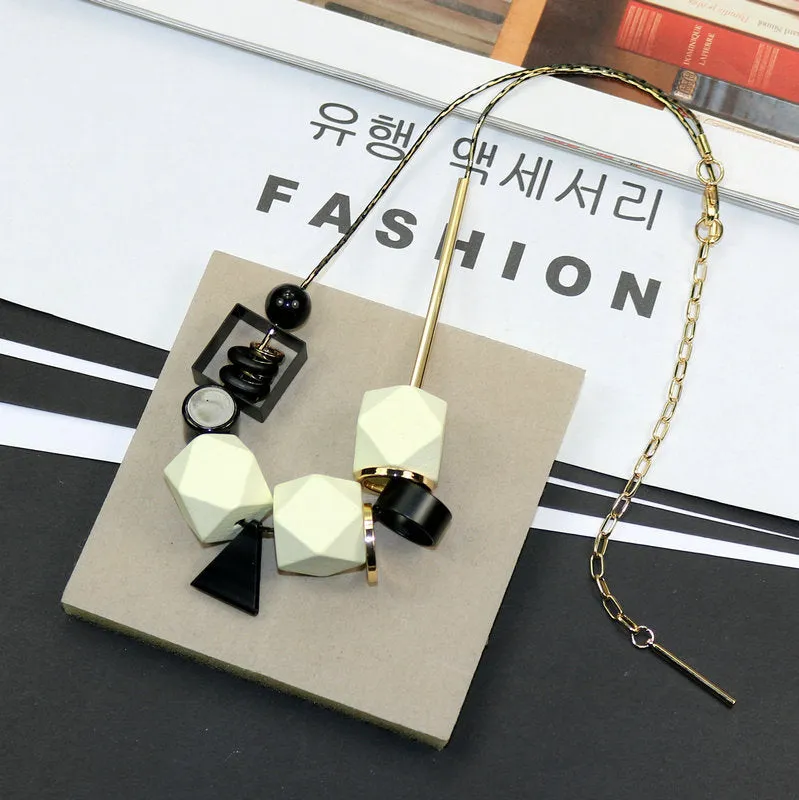 New Woman Necklaces Big Geometric Wood Beads Peadant Necklaces Color Blocking High Quality Fashion Jewelry Sweater Accessories